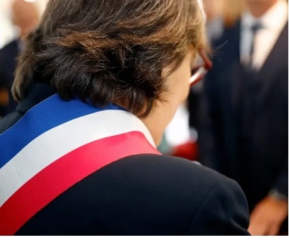 Municipales 2026 : le maire, dernier rempart de la confiance politique